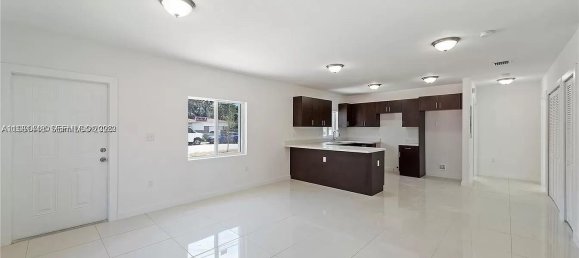 3 Schlafzimmer Villa in Miami, USA, Nr. 615304 9
