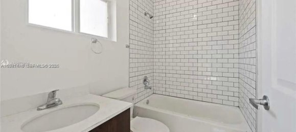 3 Schlafzimmer Villa in Miami, USA, Nr. 615304 4