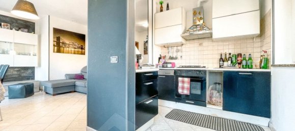 4 bedrooms House in Oleggio, Italy No. 377464 2