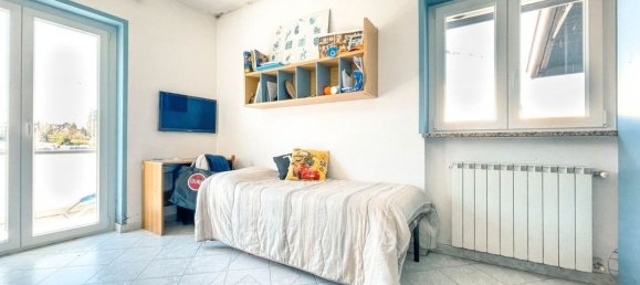 4 bedrooms House in Oleggio, Italy No. 377464 9