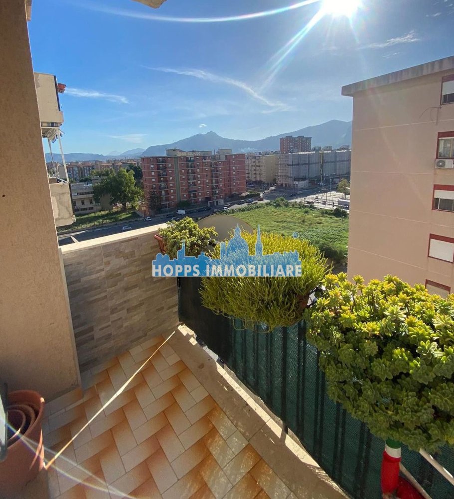 4 rooms Apartment in Palermo, Italy No. 194224