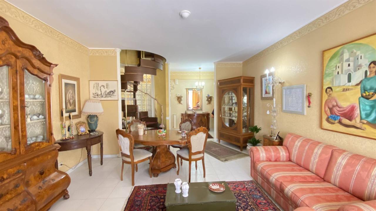 10غرفة شقة في Scordia, Italy رقم 146548