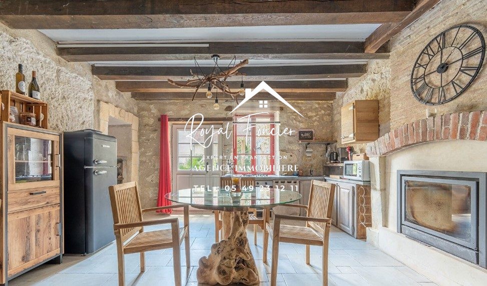 Villa de 2 dormitorios en Montresor, France No. 154036