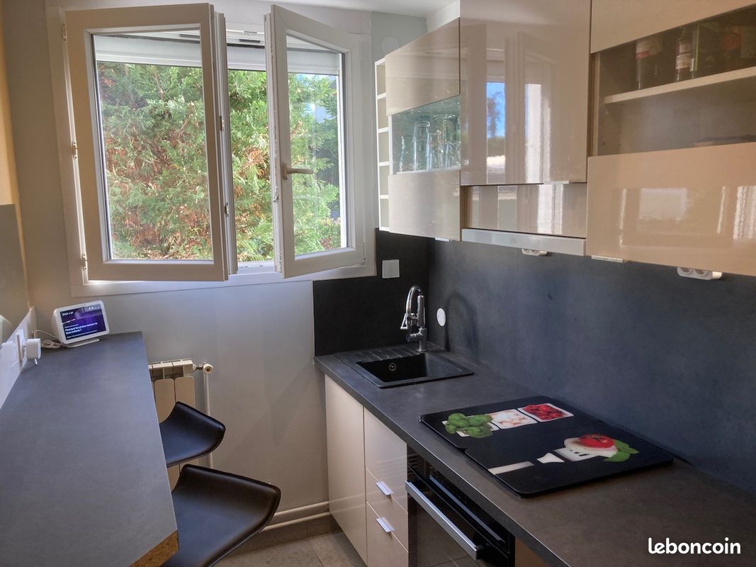 Apartamento de 2 dormitorios en Rueil-Malmaison, France No. 172581