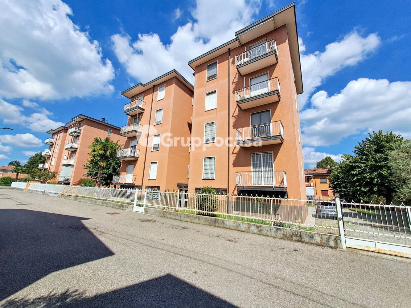 2 bedrooms Apartment in Marcallo con Casone, Italy No. 363557