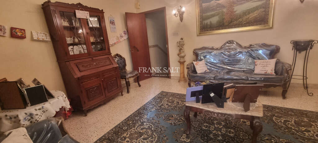 Apartamento de 3 dormitorios en Birkirkara, Malta No. 1478