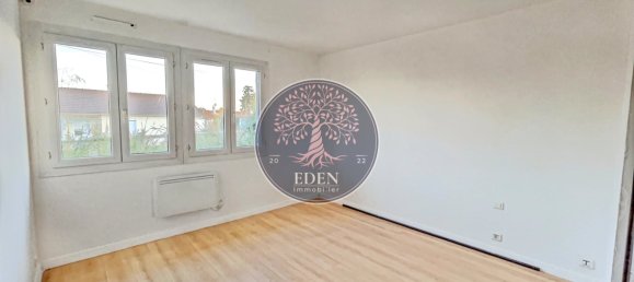 3 bedrooms House in Dreux, France No. 54485 11