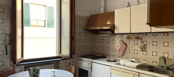 Casa de 15 habitaciónes en San Miniato, Italy No. 156523 23