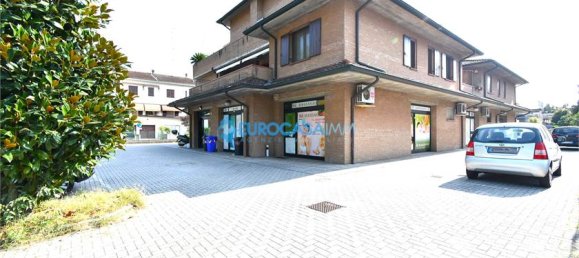 Коммерческая недвижимость с 1 комнатой в Карпи, Италия № 60005 2