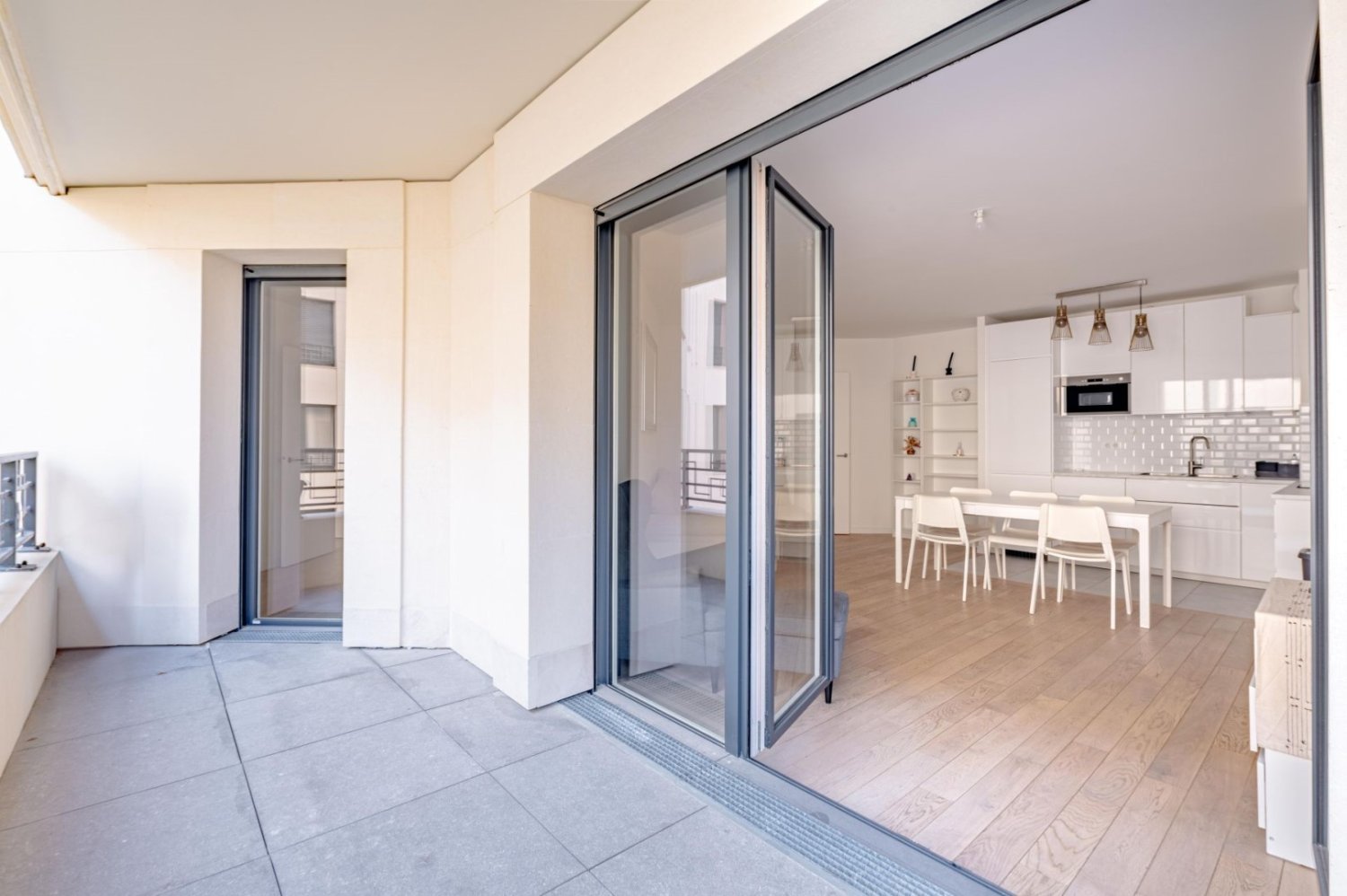 3 bedrooms Apartment in Levallois-Perret, France No. 117612