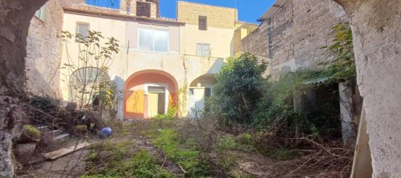 9 rooms House in Casagiove, Italy No. 32700 7
