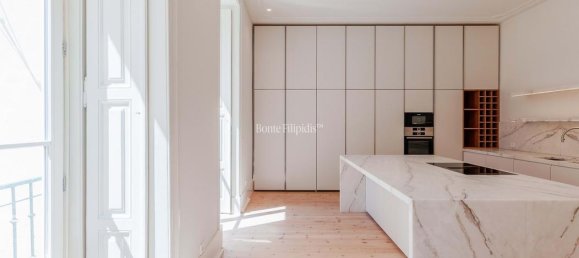 4 bedrooms Apartment in Lisbon, Portugal No. 67422 3