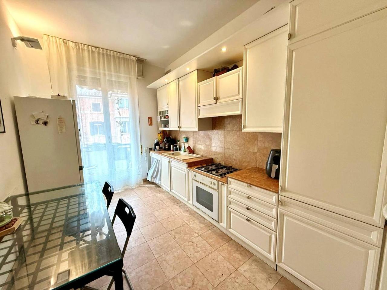 5 rooms Apartment in Bologna, Italy No. 36645