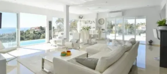 Villa de 3 dormitorios en Fuengirola, Spain No. 134614 3