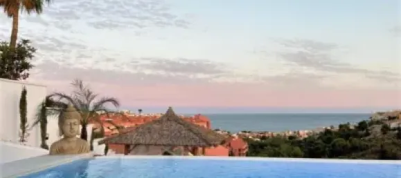 Villa de 3 dormitorios en Fuengirola, Spain No. 134614 2