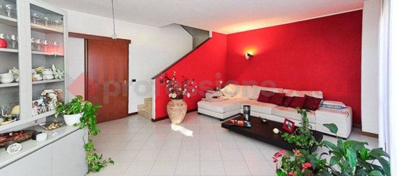 3 chambres Maison à Castano Primo, Italy No. 377069 12