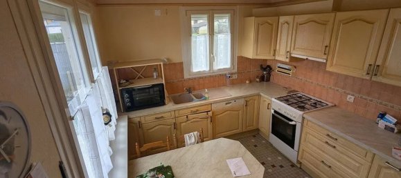 3 bedrooms House in Josselin, France No. 201360 5