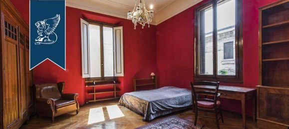 4 bedrooms Apartment in Florence, Italy No. 370938 31
