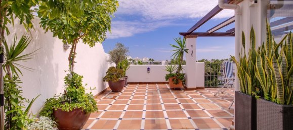 2 bedrooms Penthouse in Marbella, Spain No. 134196 3