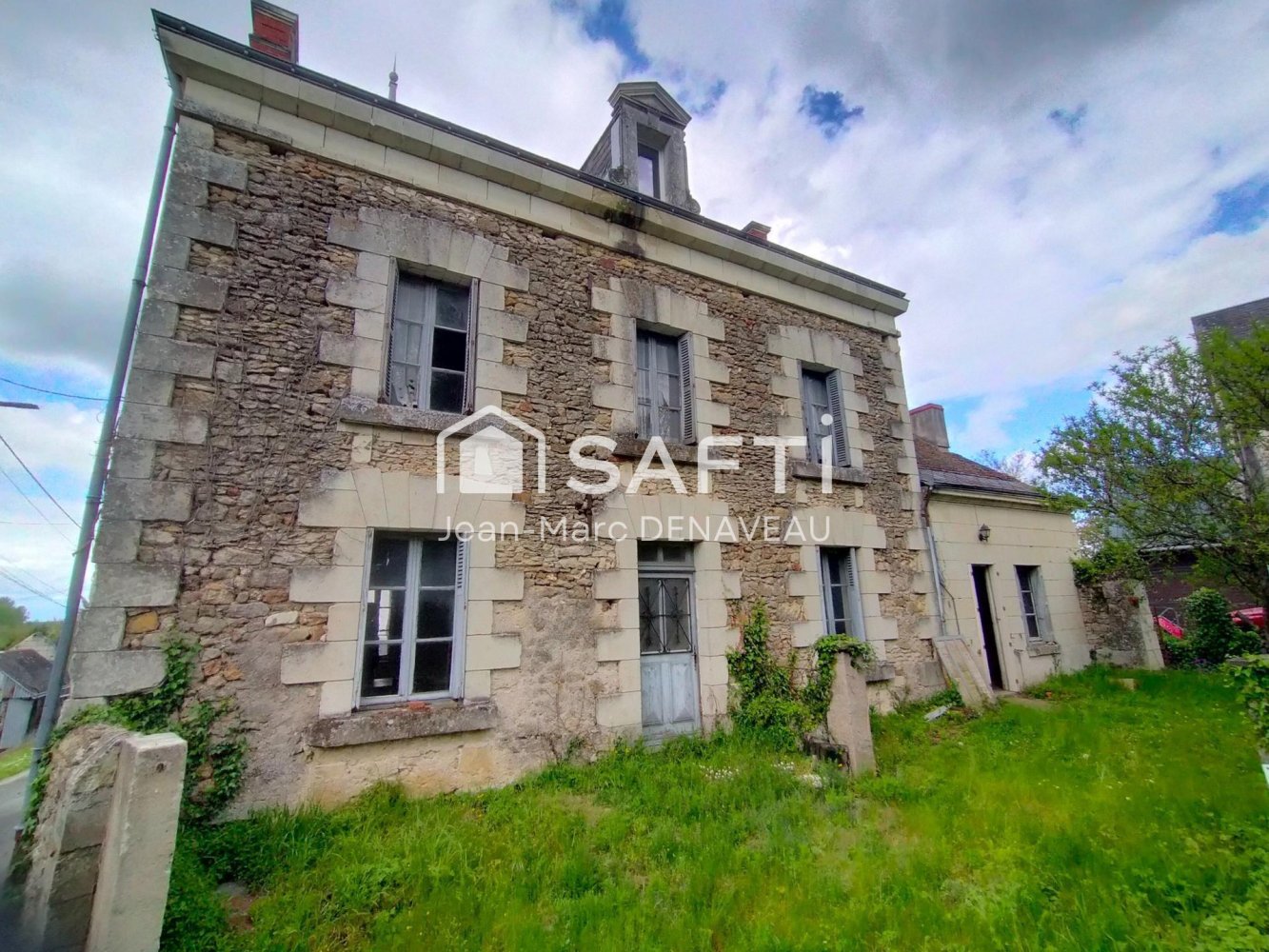 3 bedrooms House in Rivarennes, France No. 270737