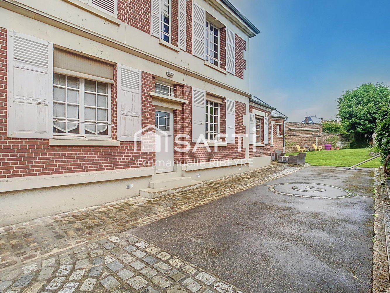 Casa de 5 dormitorios en Noyon, France No. 266648