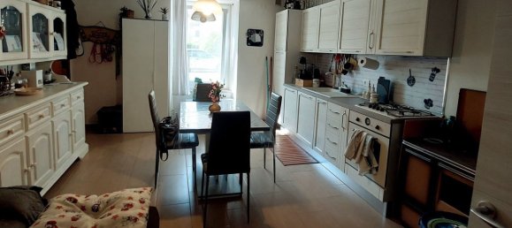 Apartamento de 2 dormitorios en Arezzo, Italy No. 311558 2