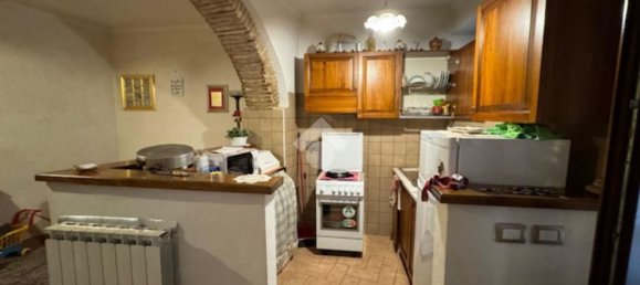 3 rooms Apartment in Spello, Italy No. 302749 6