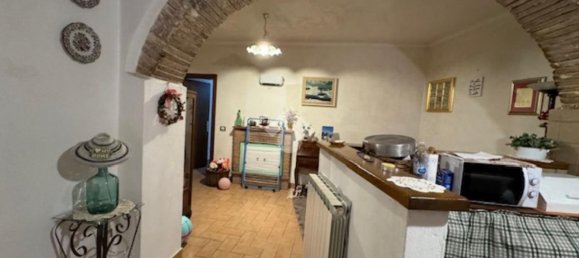3 rooms Apartment in Spello, Italy No. 302749 4