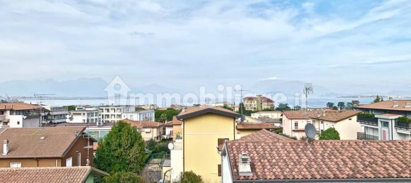 Ático de 2 dormitorios en Desenzano del Garda, Italy No. 121140 9