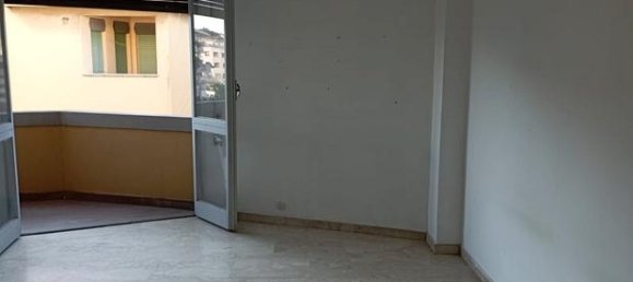 6 rooms Apartment in Rome, Italy No. 276136 3