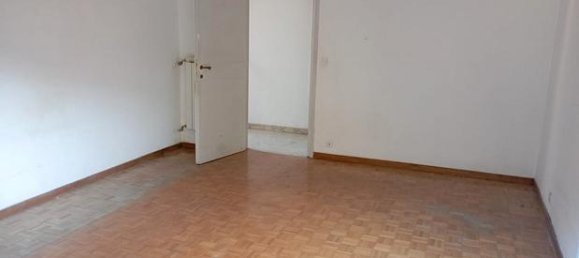 6 rooms Apartment in Rome, Italy No. 276136 4