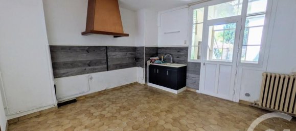 3 bedrooms House in Saint-Gaultier, France No. 282079 3