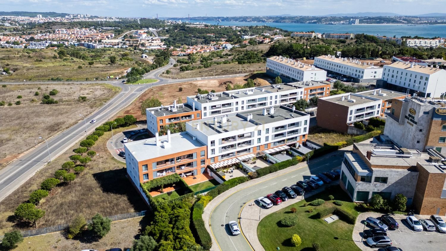 3 bedrooms Apartment in Oeiras, Portugal No. 125144