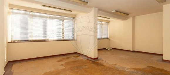 42m² Office in Barreiro, Portugal No. 60136 13
