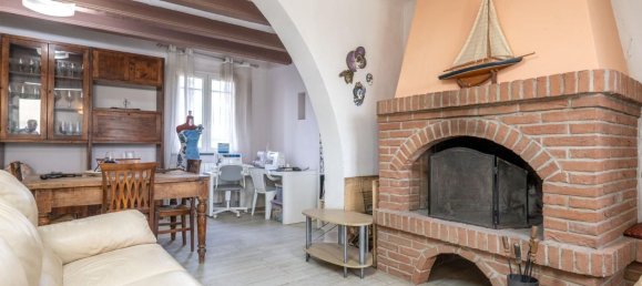 5 bedrooms House in Cascina, Italy No. 315988 4