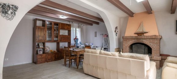 5 bedrooms House in Cascina, Italy No. 315988 2