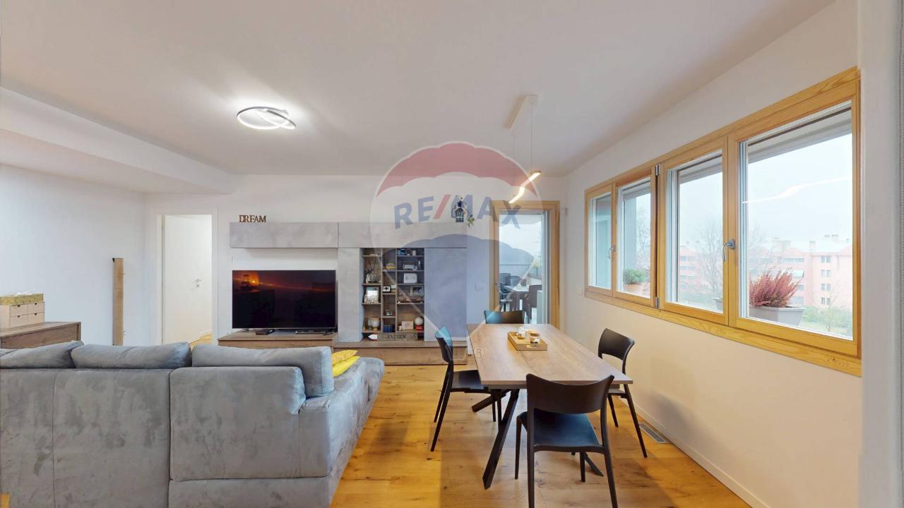 4غرفة شقة في Rozzano, Italy رقم 34196