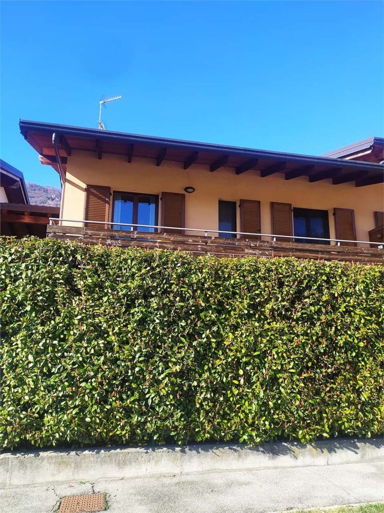 3 Schlafzimmer Wohnung in Canzo, Italy, Nr. 79298