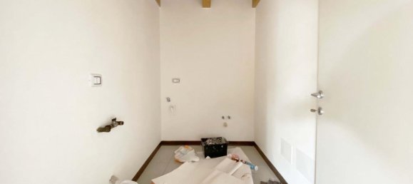 5غرفة منزل في Medolla, Italy رقم 142902 19