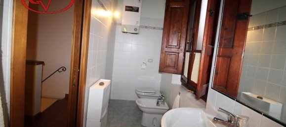 2 rooms Apartment in Terranuova Bracciolini, Italy No. 235522 10