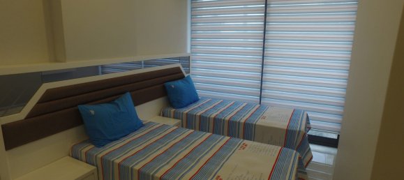 Penthouse 3+1 in Twin Towers, Mahmutlar, Turkey No. 35062 10