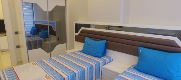 Penthouse 3+1 in Twin Towers, Mahmutlar, Turkey No. 35062 6