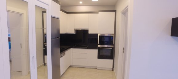 Penthouse 3+1 in Twin Towers, Mahmutlar, Turkey No. 35062 8