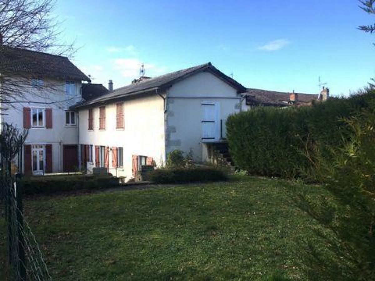 Apartamento de 5 dormitorios en Saint-Junien, France No. 26796