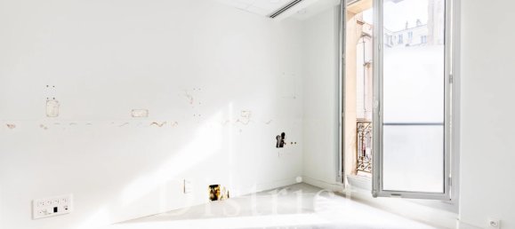 81m² Office in Paris, France No. 118061 4