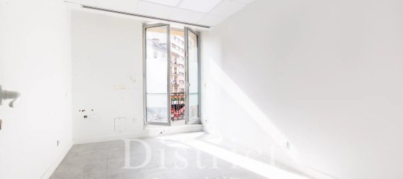 81m² Office in Paris, France No. 118061 3