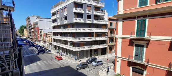 2-salle Appartement à Bari, Italy No. 125079 10