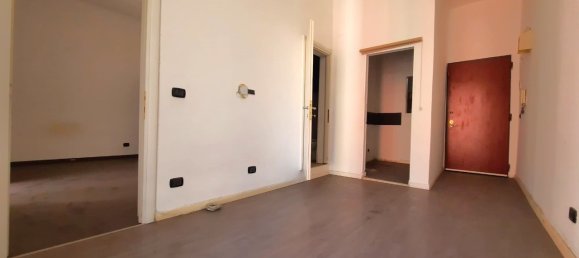 2-salle Appartement à Bari, Italy No. 125079 4