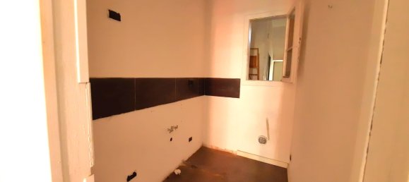 2-salle Appartement à Bari, Italy No. 125079 7