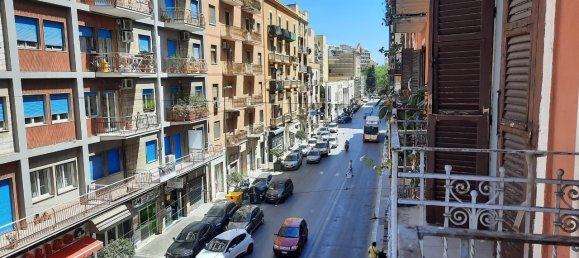 2-salle Appartement à Bari, Italy No. 125079 11